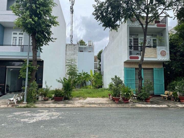 can-ban-lo-dat-100m2-5x20-gia-1ty499-trong-kdc-binh-hung-gan-ben-xe-quan-8